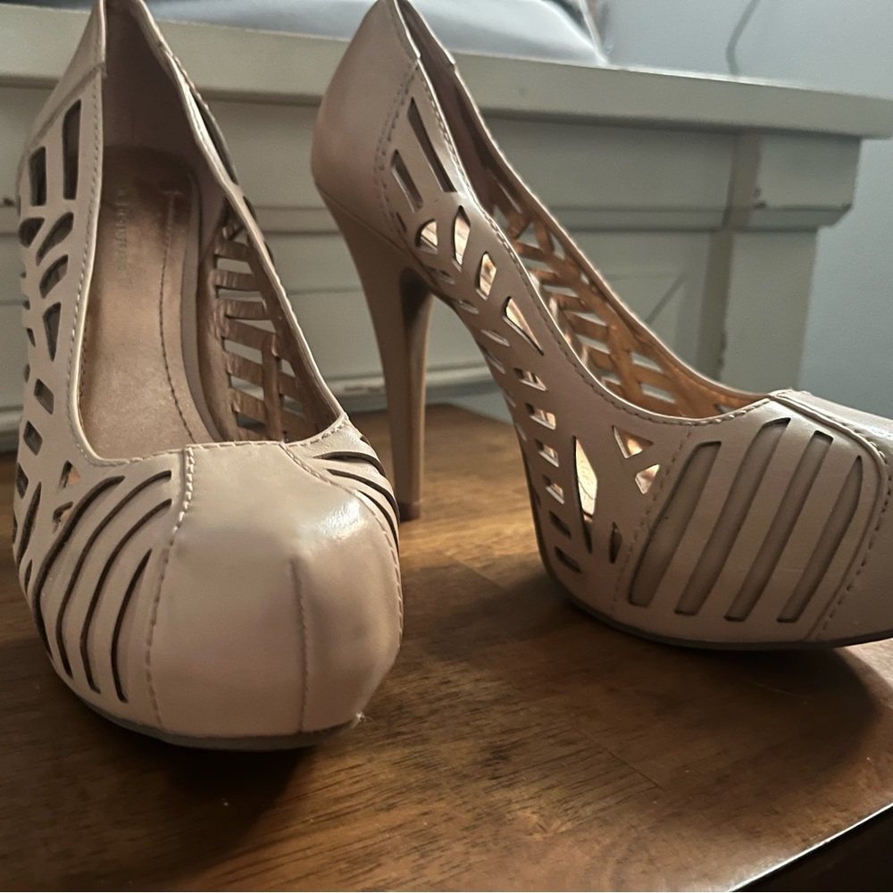 BCBG beige high heels